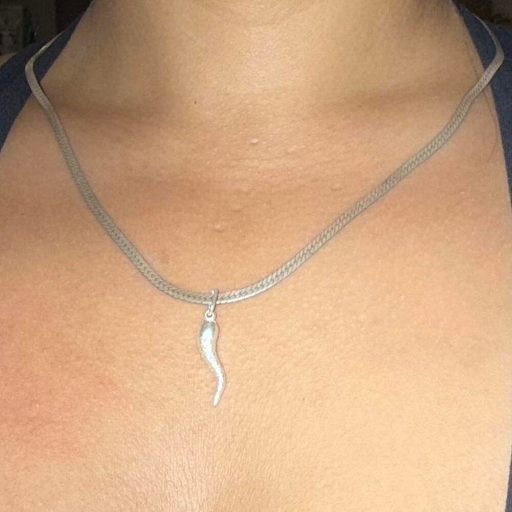 Vintage 925 Sterling Silver Sakura horn pendant necklace on herringbone chain - Picture 3 of 4